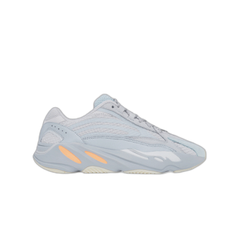 아디다스 이지 부스트 700 V2 이너시아