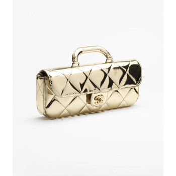 핸들 장식의 라지 플랩 백