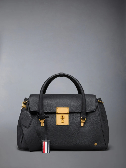 소프트 페블 그레인 볼튼 백