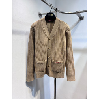 구찌 V넥 가디건 스웨터
