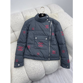 샤넬 로고 대각선 지퍼 다운 재킷