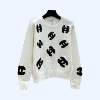 샤넬 문자자수 라운드넥 니트