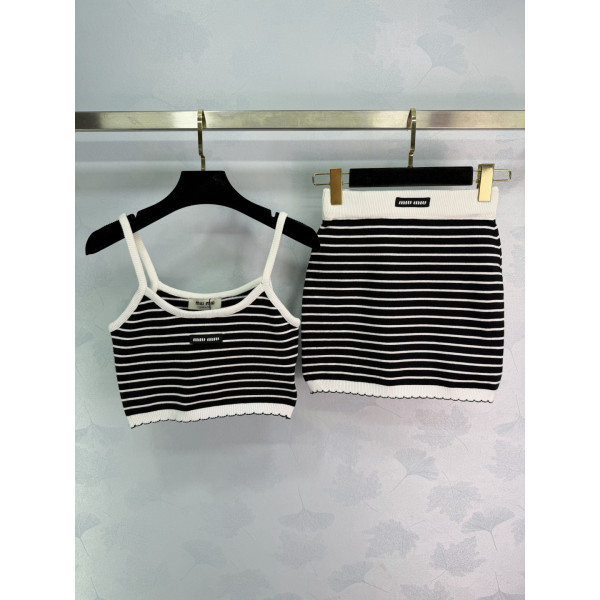 미우미우 스트라이프 니트 세트