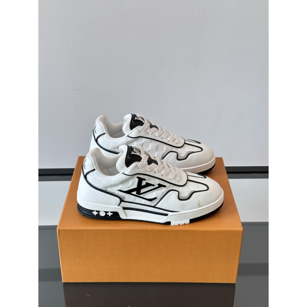 LV 레터링로고 스니커즈