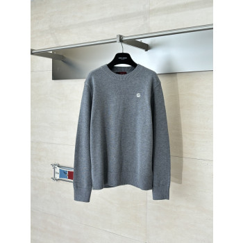 구찌 라벨 자수 풀오버 크루넥 스웨터