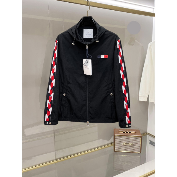 몽클레어 마스크드 재킷