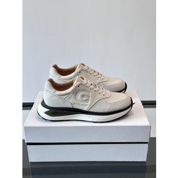 지방시 스웨이드 스니커즈