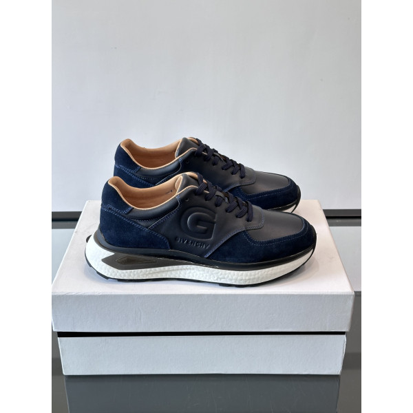 지방시 스웨이드 스니커즈