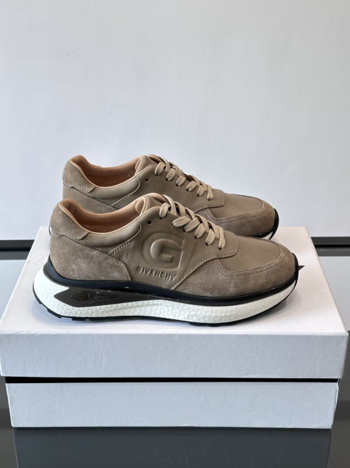 지방시 스웨이드 스니커즈