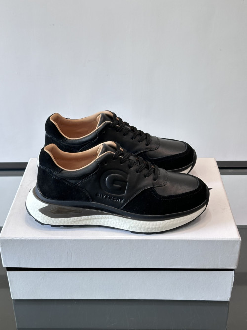 지방시 스웨이드 스니커즈