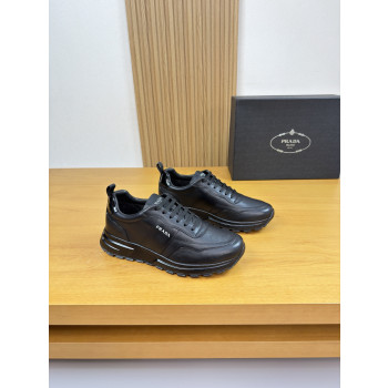 프라다 캐주얼 스니커즈