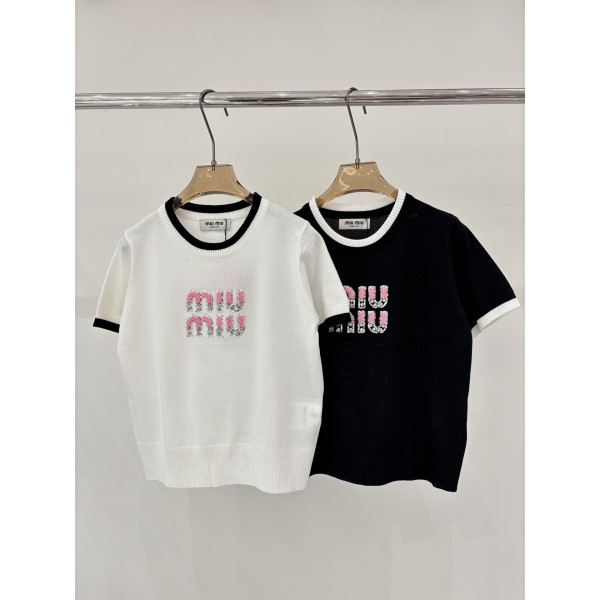 미우미우  라운드넥 레터로고 니트