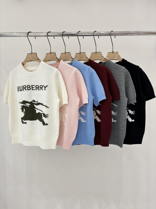 버버리 라운드넥 레터로고 니트