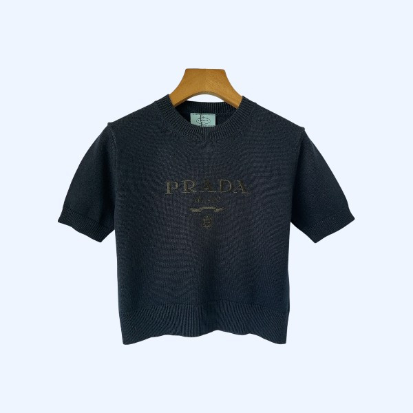프라다 레터 자수 풀오버 스웨터