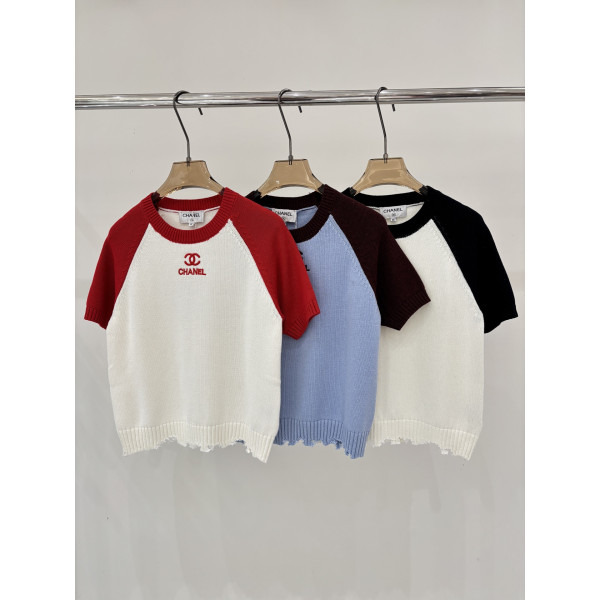 샤넬  라운드넥 자수 자카드레귤러 니트