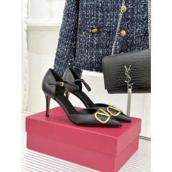 발렌티노 빅V버클 포인티드 토 하이힐