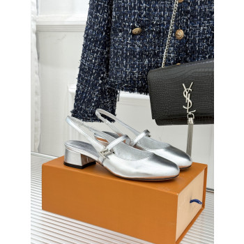 LV 클래식 펌프스