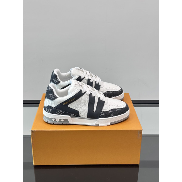 LV 트레이너 스니커즈