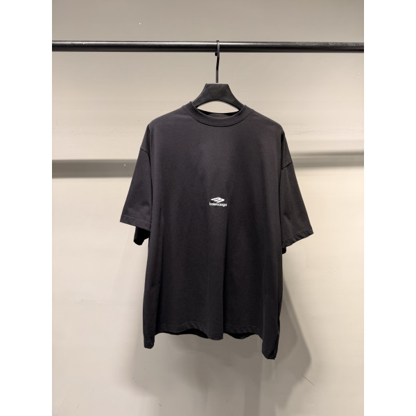 발렌시아가 라운드넥 풀오버 레터자수 반팔