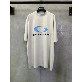 발렌시아가 런웨이 로고 프린트 반팔티셔츠