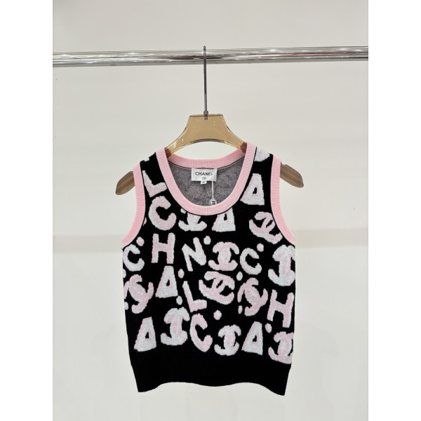 샤넬 라운드넥 레터로고 자카드폴 베스트