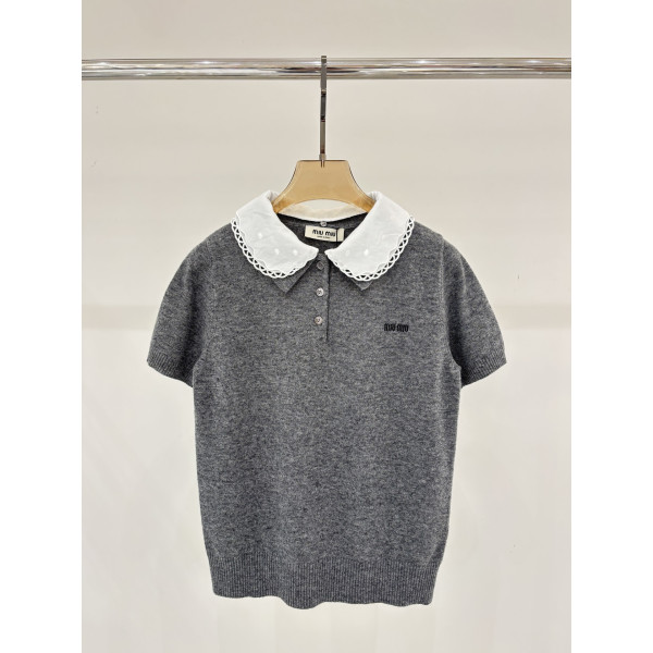 미우미우 로고 자수 하프니트 풀오버 반팔