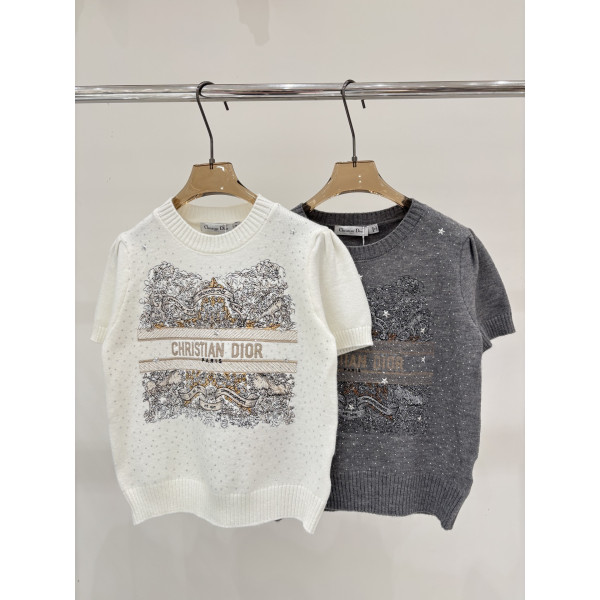 디올 라운드넥 플라워 자수 자카드해비워크 시수르