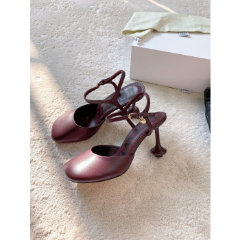 로에베 앵글 스트랩 펌프스