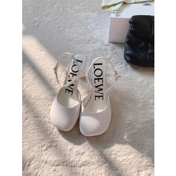 로에베 앵글 스트랩 펌프스