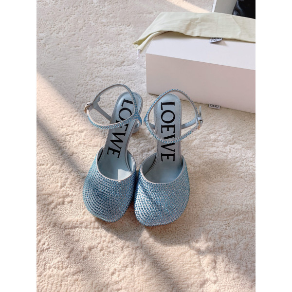 로에베 앵글 스트랩 펌프스