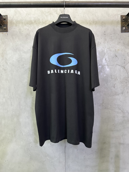 발렌시아가 런웨이 로고 프린트 반팔티셔츠