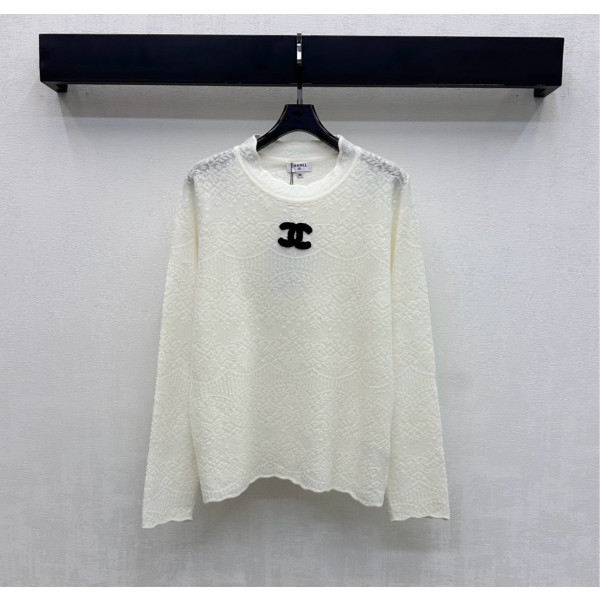 샤넬 라운드넥 로고 니트