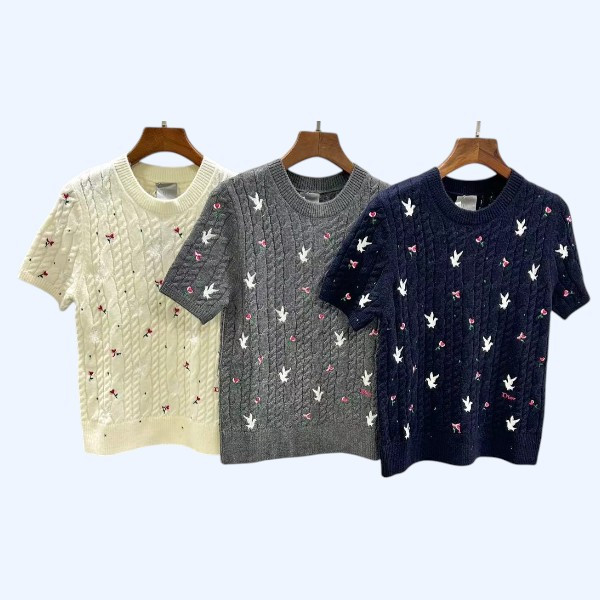 디올 라운드넥 자수 반팔 니트