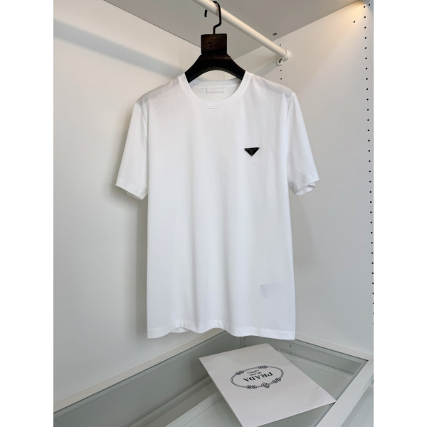 프라다 라운드넥 티셔츠