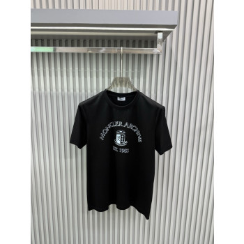 몽클레어 뱌지프린트 반팔 티셔츠