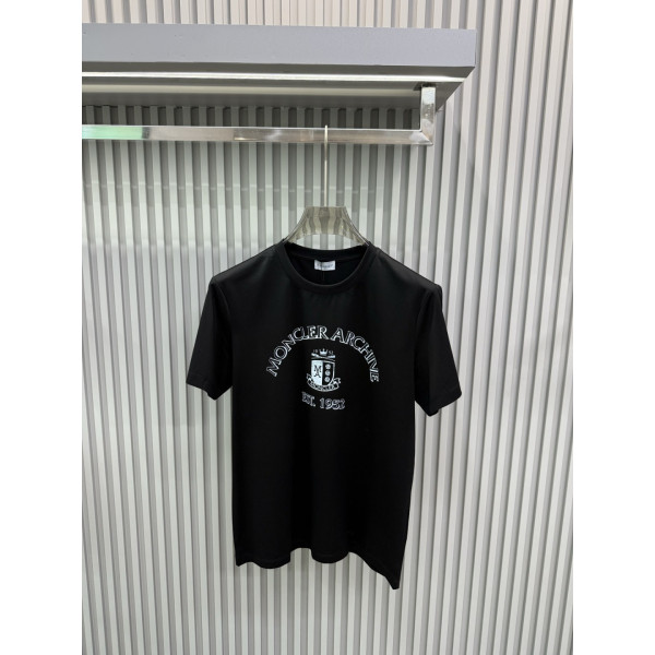 몽클레어 뱌지프린트 반팔 티셔츠