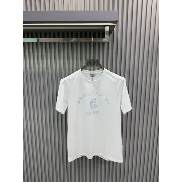 몽클레어 뱌지프린트 반팔 티셔츠