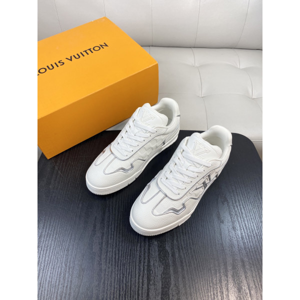 LV 레터링로고 스니커즈