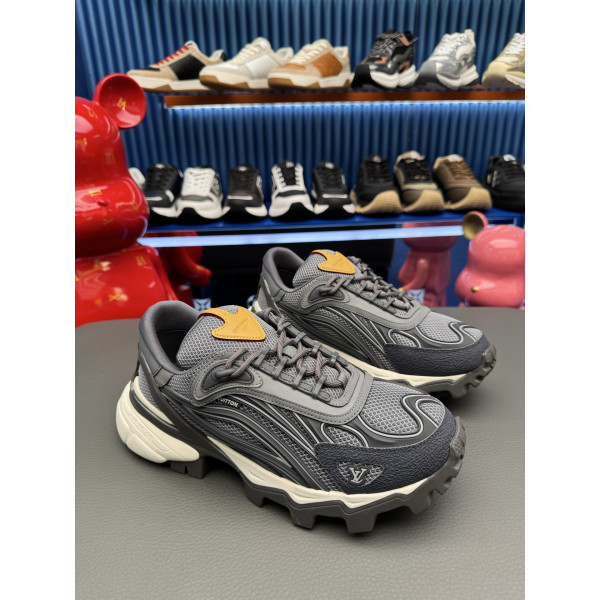 LV 서밋 스니커즈