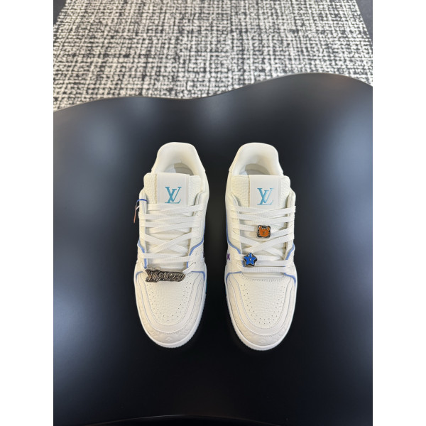 LV 트레이너 스니커즈