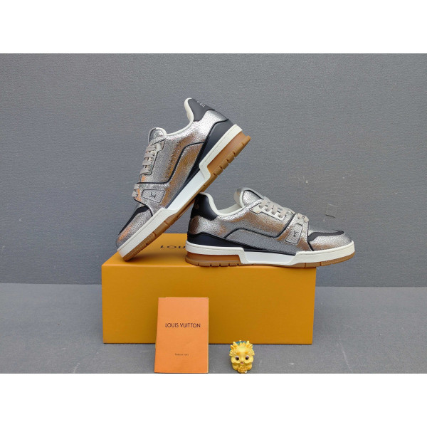 LV 트레이너 스니커즈
