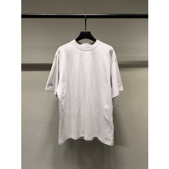 발렌시아가 레터 자수