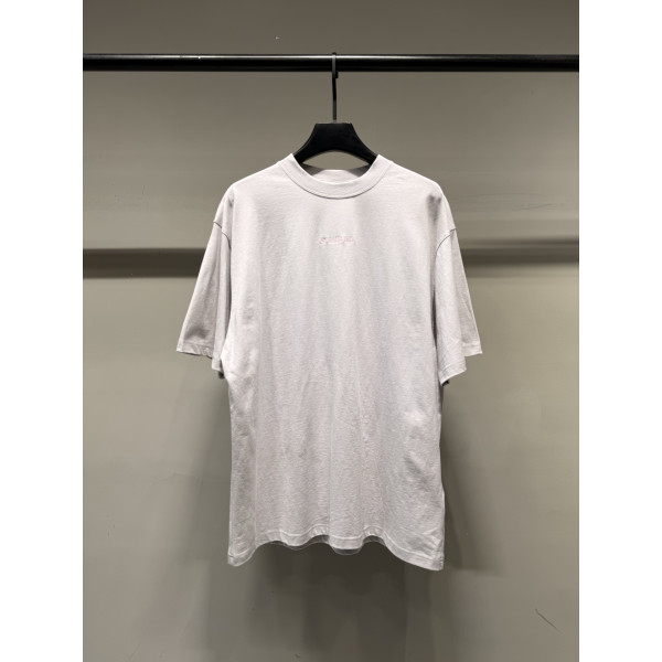 발렌시아가 레터 자수