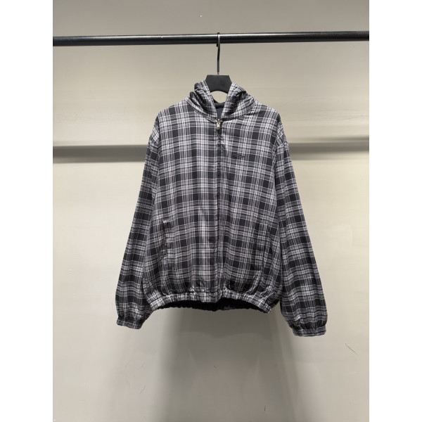 발렌시아가 리버서블 후드 재킷