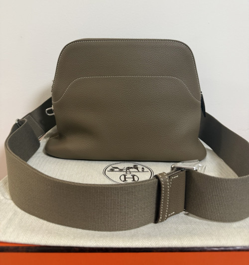 Hermes 볼리드 메신져 백