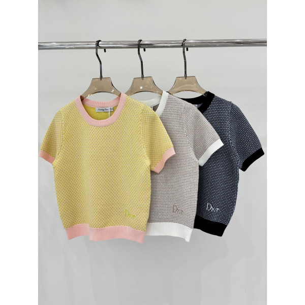 디올 라운드넥 레터로고 자수