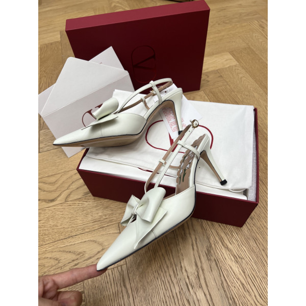발렌티노 리본 뾰족코 슈즈