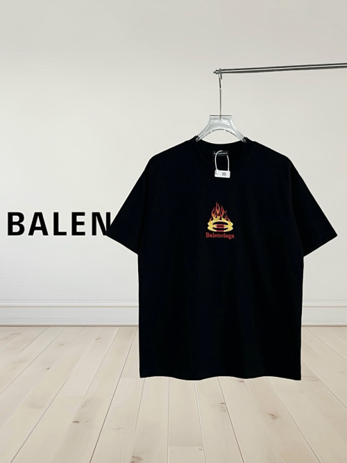 발렌시아가 불꽃무늬 라운드넥 반팔 티셔츠