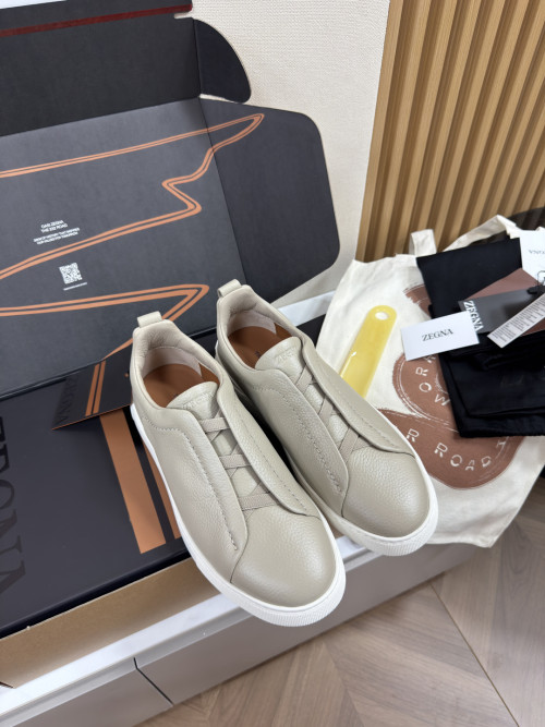 제냐 디어스킨 트리플 스티치 스니커즈