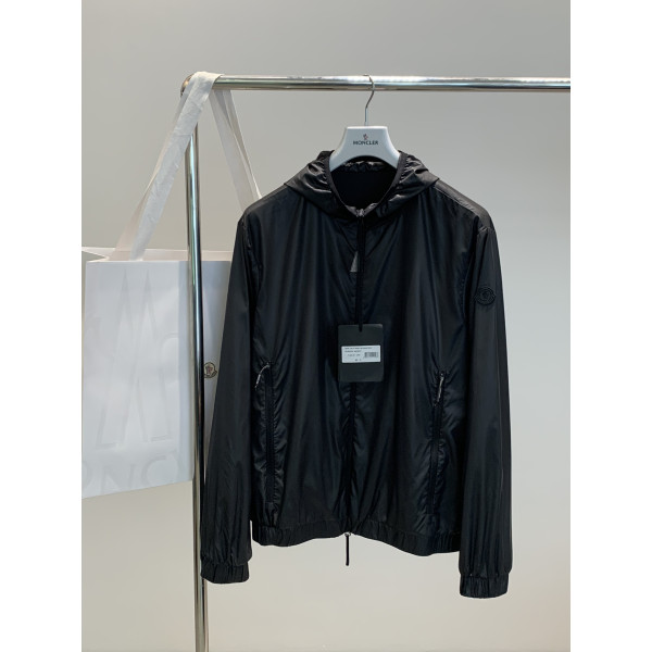 몽클레어 윈드브레이커 재킷